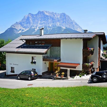 Hotel Haus Bergfrieden Lermoos Esterno foto