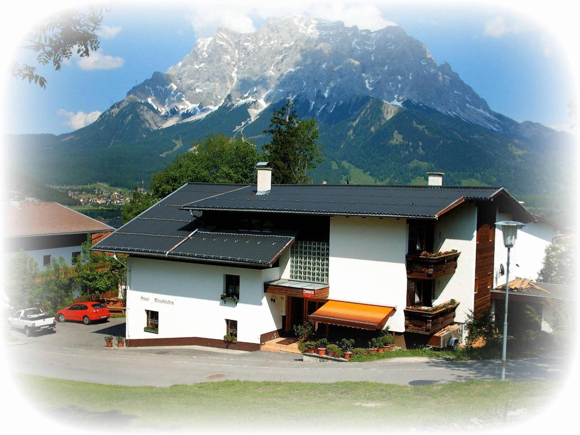 Hotel Haus Bergfrieden Lermoos Esterno foto