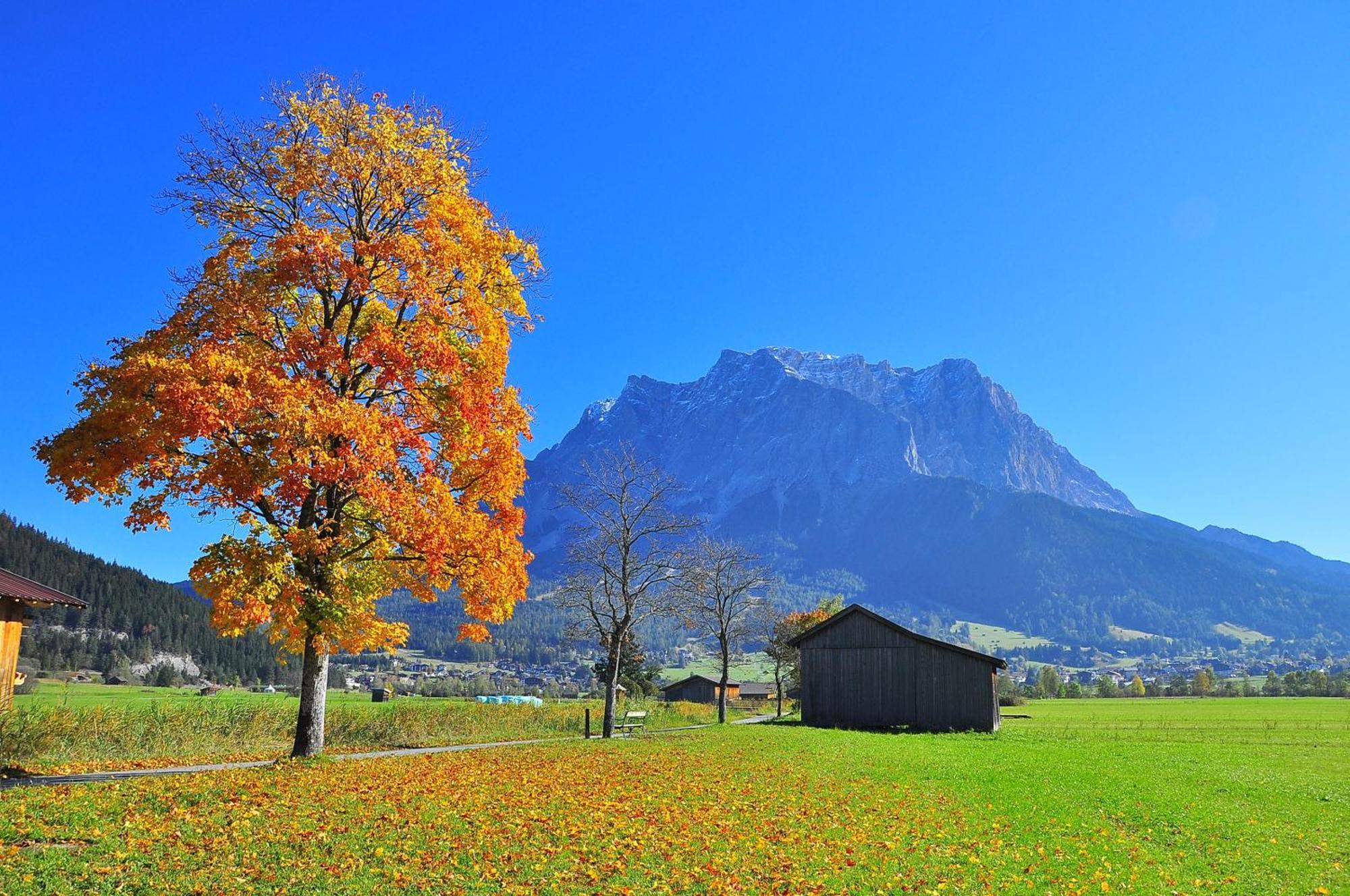 Hotel Haus Bergfrieden Lermoos Esterno foto